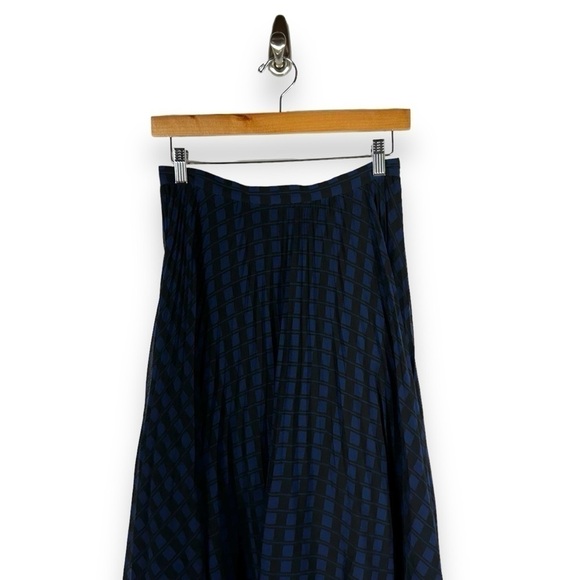 Club Monaco Yowshee Micro Pleated Midi Skirt, Blue/Black Print, Size 4 - Picture 3 of 13